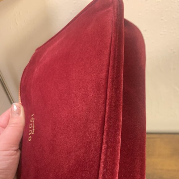 Velvet Gucci Beauty Limited Edition Makeup Bag - Picture 6 of 10